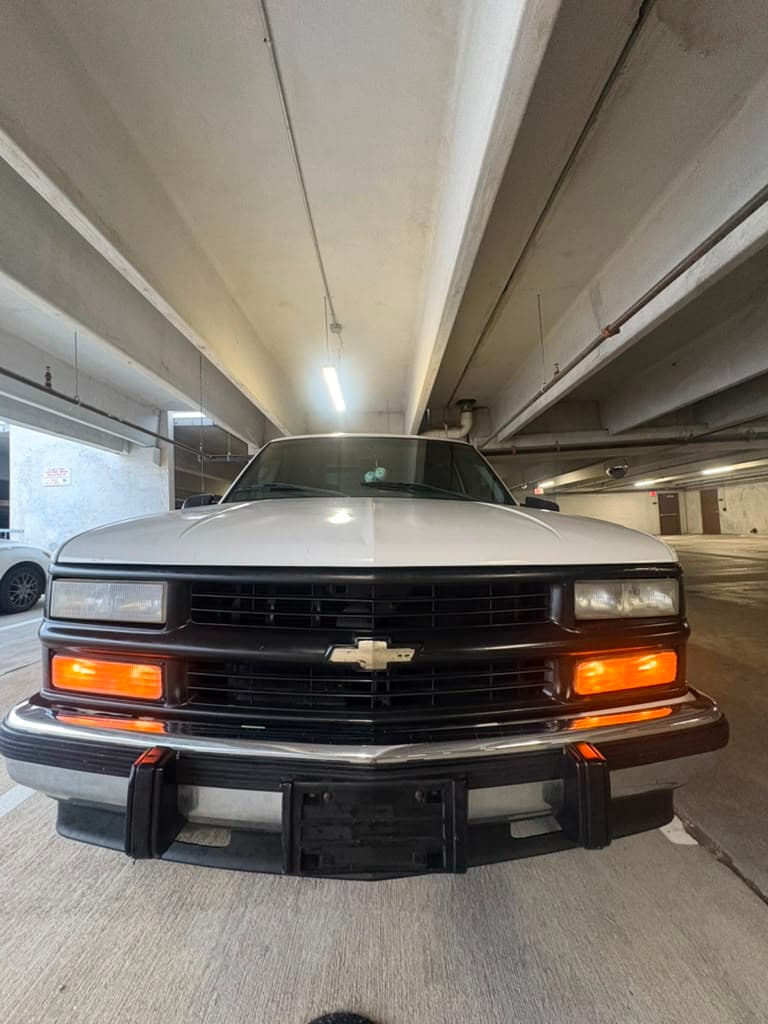 Front end of the Chevrolet C3500 service truck